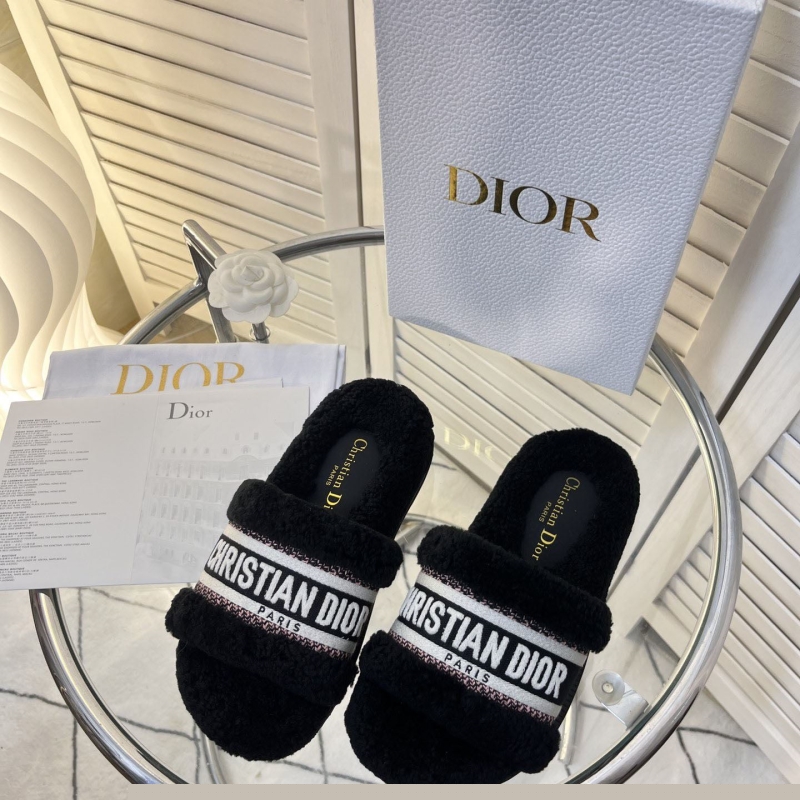 ch**an D*or slippers